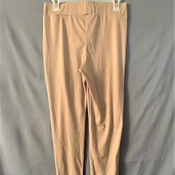 WOMANS SUPER SOFT TAN LEGGINGS SIZE M BRND NEW - Picture 2 of 2